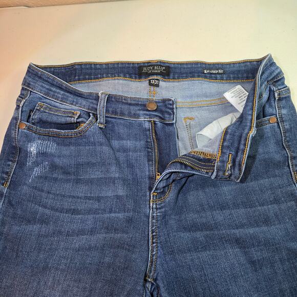 Judy Blue Mid Rise Cropped Distressed Relaxed Fit Jeans Women's Size 13/31 - Picture 4 of 8